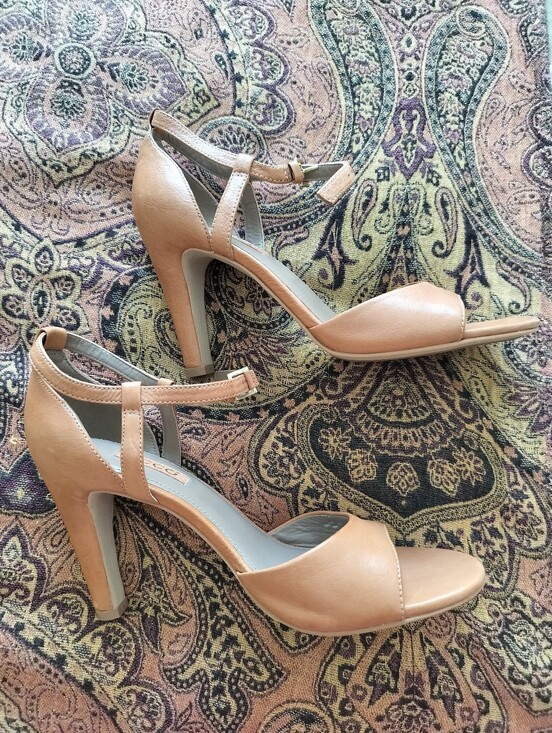 Ecco Shoes - ECCO Women's 39/8-8.5 Shape 65 Tan Leather T-Strap Heeled Sandals